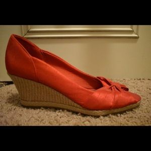 Darling red wedges!